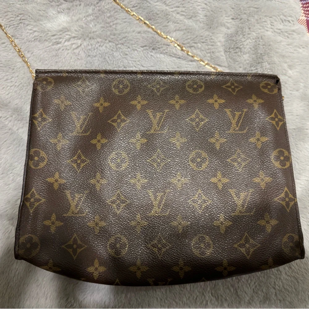 Louis Vuitton EUC Monogram Pouch with Gold Chain - Picture 2 of 8